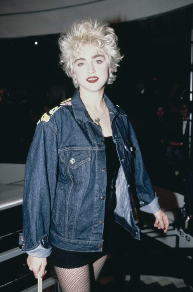 Madonna farmerdzsekiben